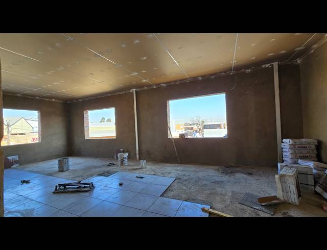 520M² WAREHOUSE TO LET IN SEBENZA
